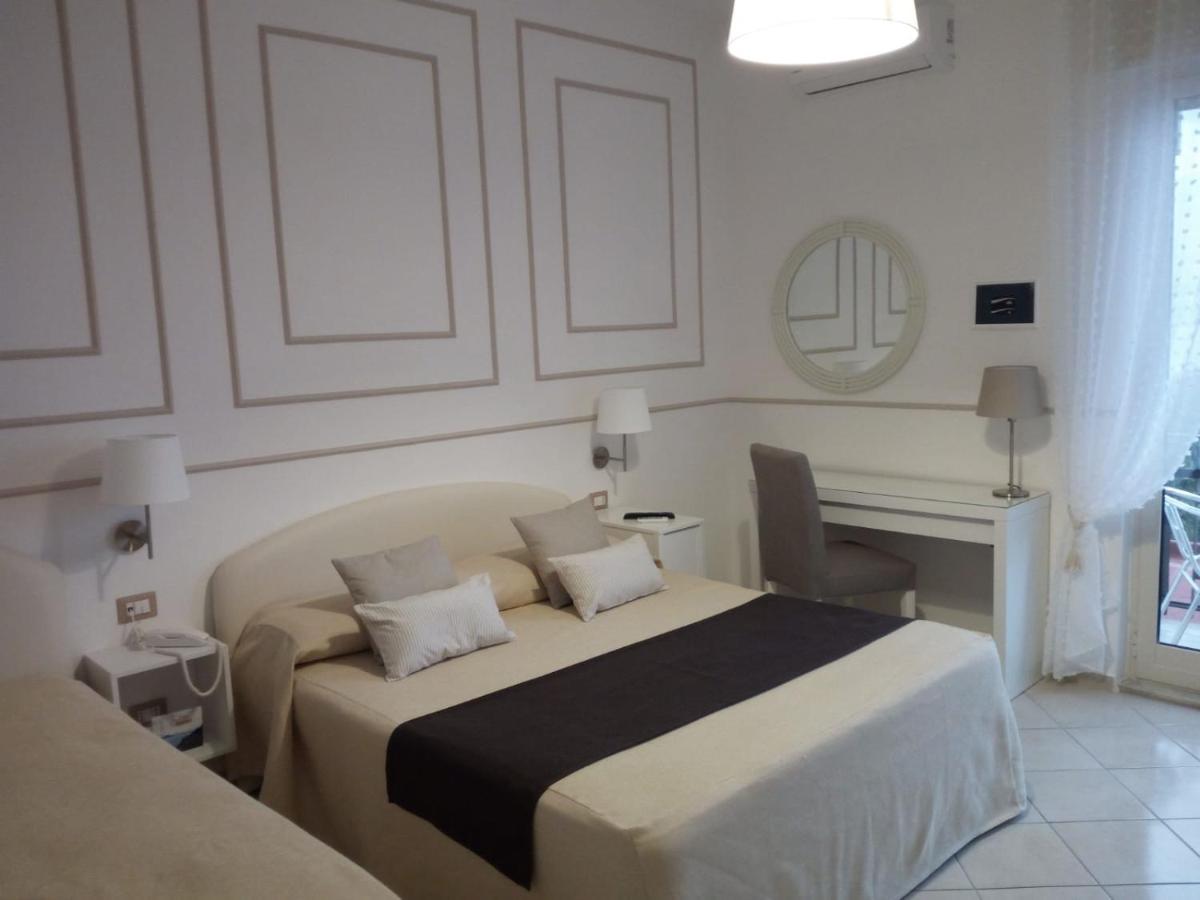 Mini Hotel - Angolo Di Paradiso - Pozzuoli Ngoại thất bức ảnh