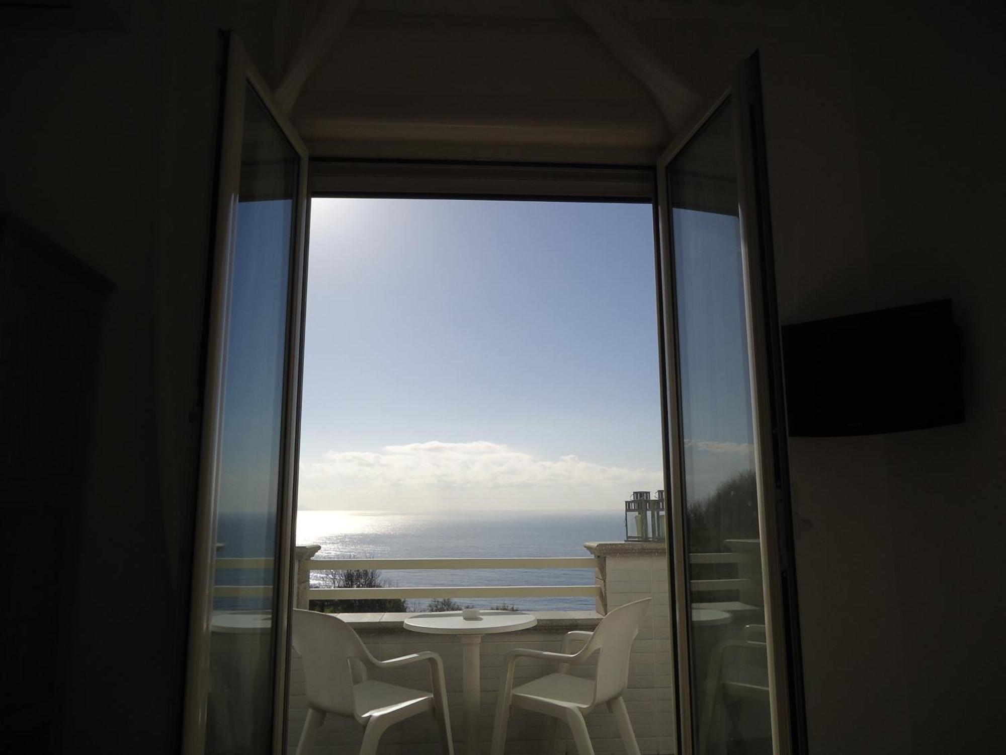 Mini Hotel - Angolo Di Paradiso - Pozzuoli Ngoại thất bức ảnh
