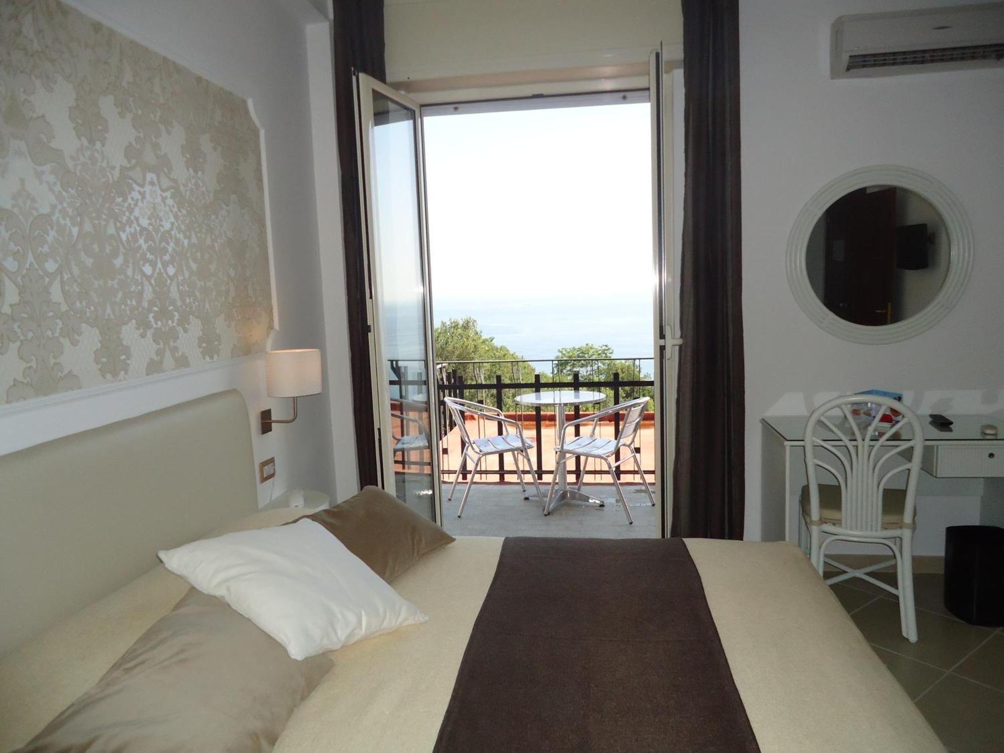 Mini Hotel - Angolo Di Paradiso - Pozzuoli Ngoại thất bức ảnh