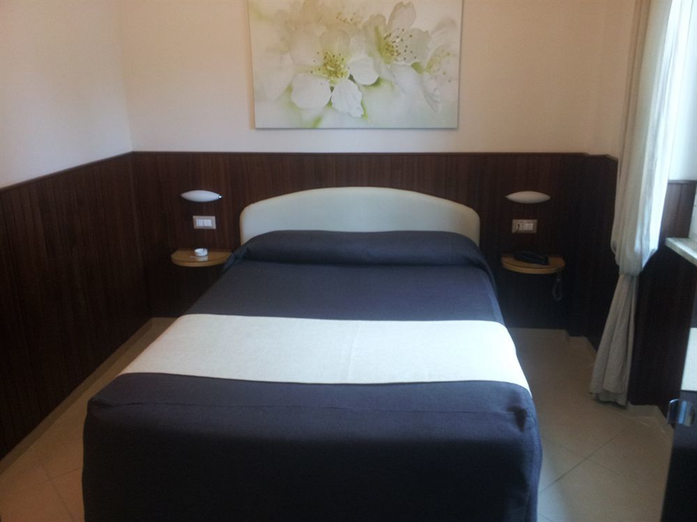 Mini Hotel - Angolo Di Paradiso - Pozzuoli Ngoại thất bức ảnh