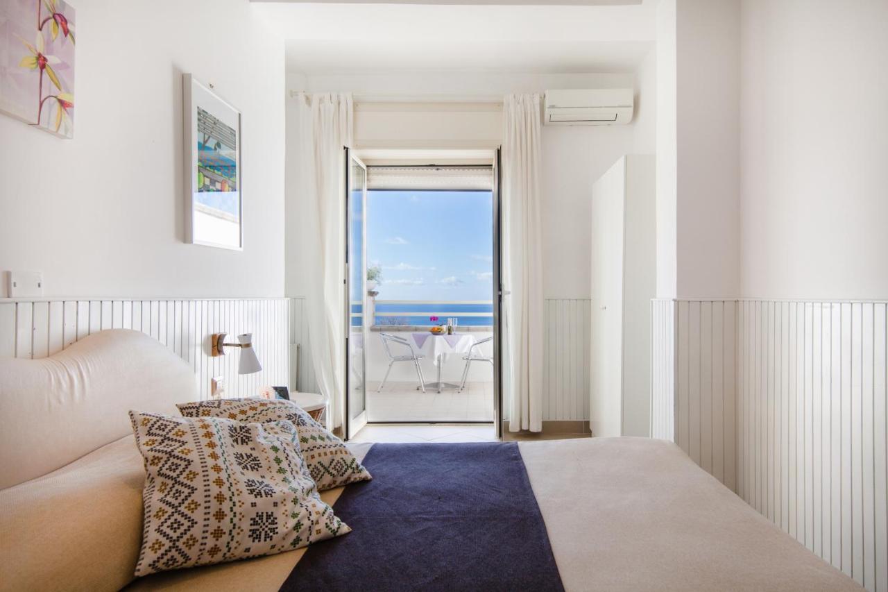 Mini Hotel - Angolo Di Paradiso - Pozzuoli Ngoại thất bức ảnh