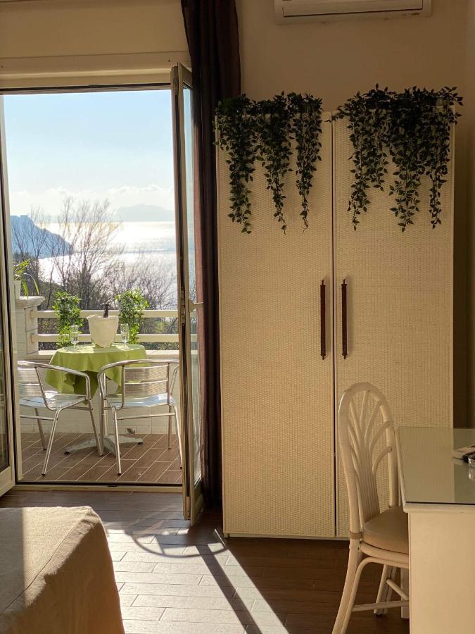 Mini Hotel - Angolo Di Paradiso - Pozzuoli Ngoại thất bức ảnh
